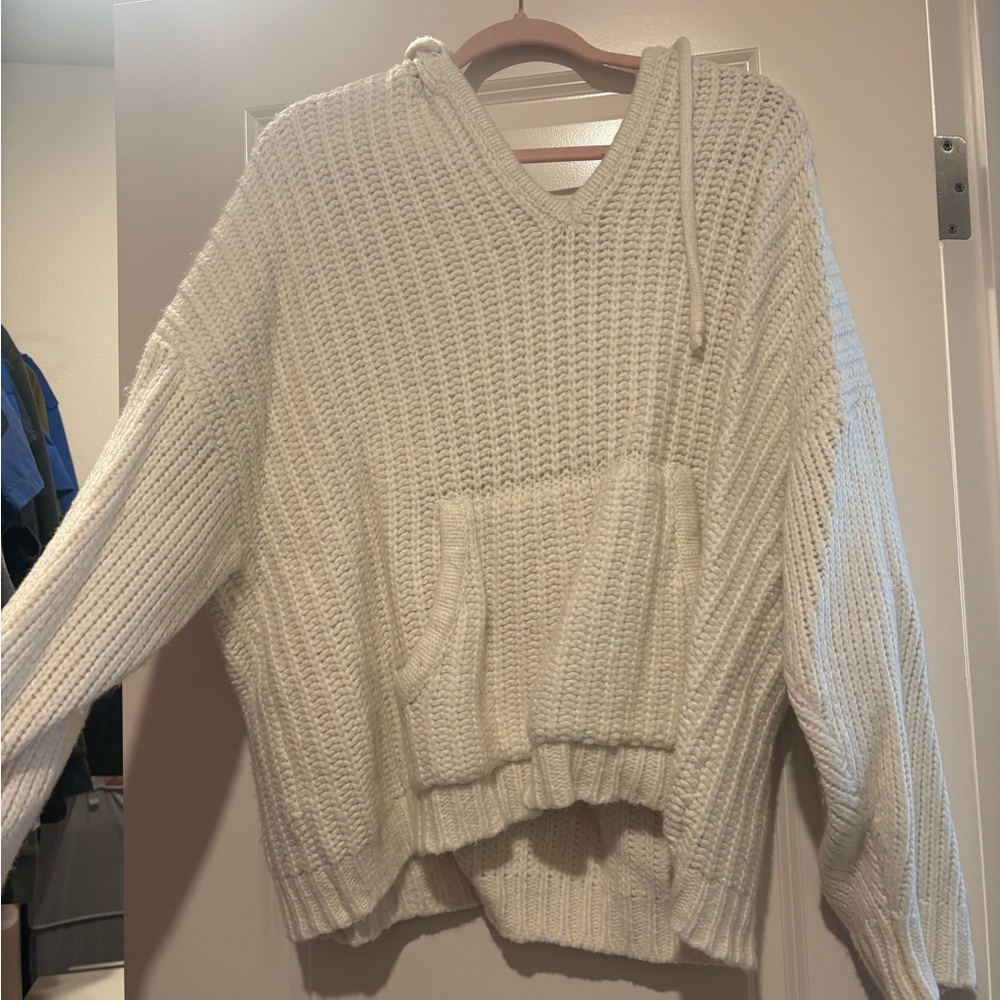 Aerie Cream V-Neck Sweater